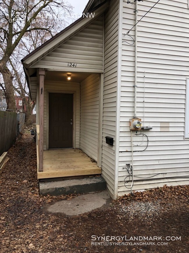 1241 Alpine Ave NW, Grand Rapids, MI 49504 House Rental in Grand