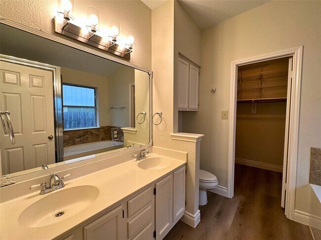 Building Photo - 7915 Taranto Dr
