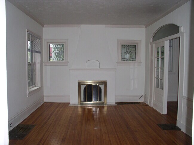 Living Room - 1035 11th E Ave