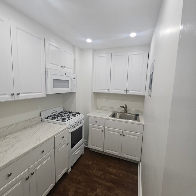 NEW KITCHEN - 133 Halstead Ave