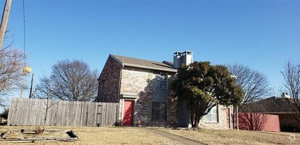 Building Photo - 810 Redbud Dr