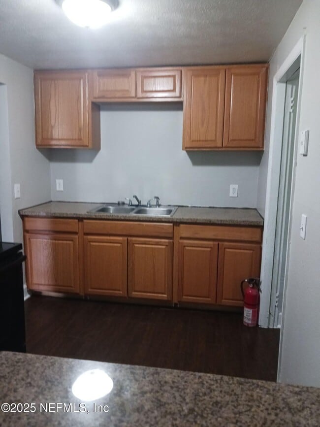 Building Photo - 2755 Sunny Acres Dr N