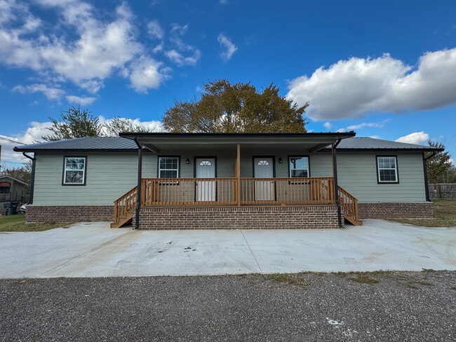 Building Photo - Smith Circle Duplex