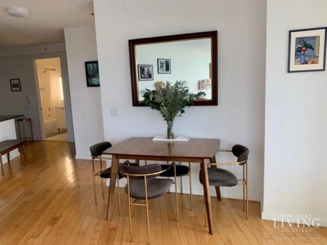 Foto del edificio - 2 bedroom in LONG ISLAND CITY NY 11109