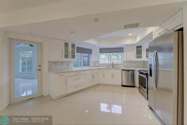 Foto del edificio - 2910 NE 40th Ct