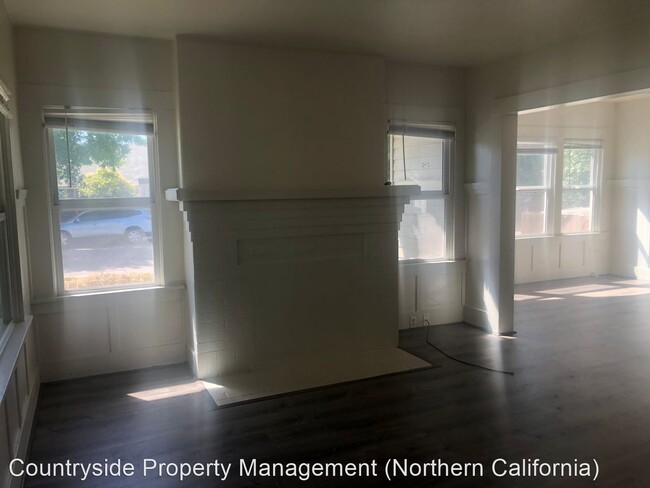 Building Photo - 3 br, 1 bath House - 961 W 19th St