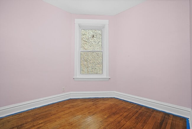 Building Photo - 3636 N Albany Ave