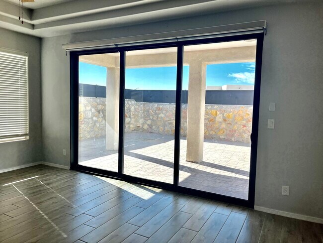 Foto del edificio - 1005 Wensley Pl