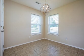 Building Photo - 6405 SW Meadow Well Ave