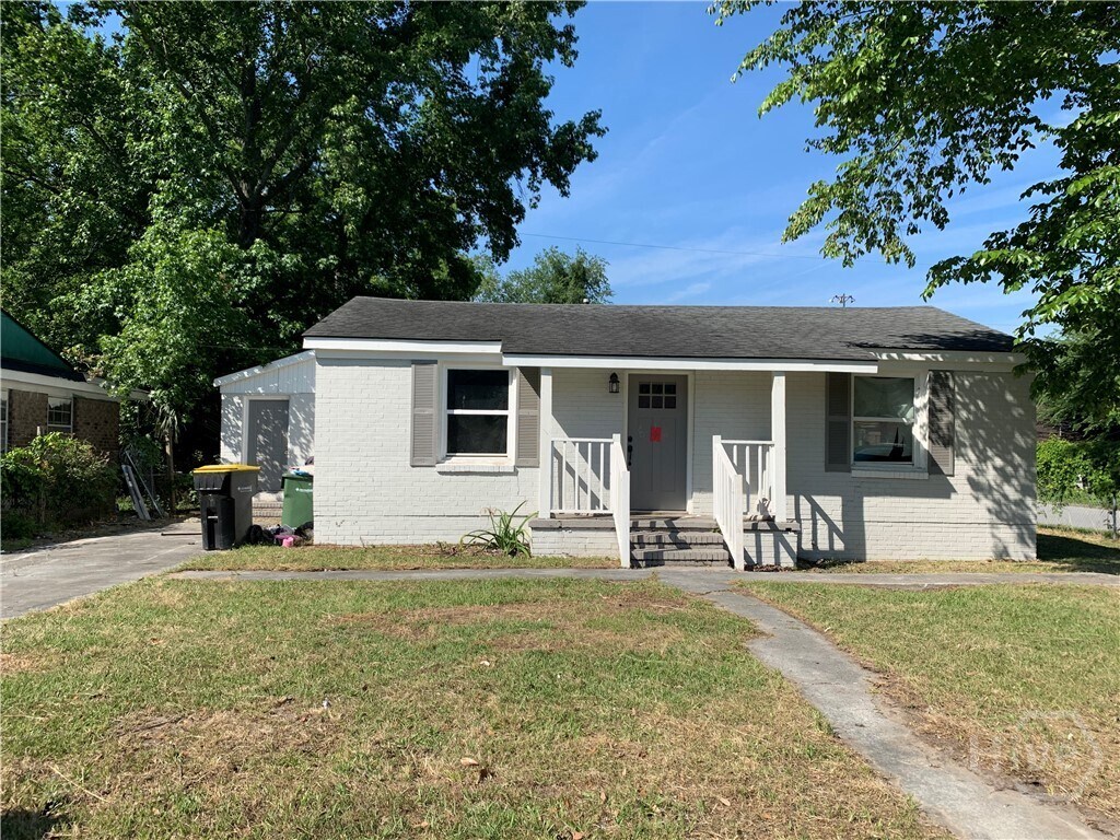 Primary Photo - 2219 Mell St