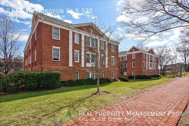 Building Photo - 820 S Washington St