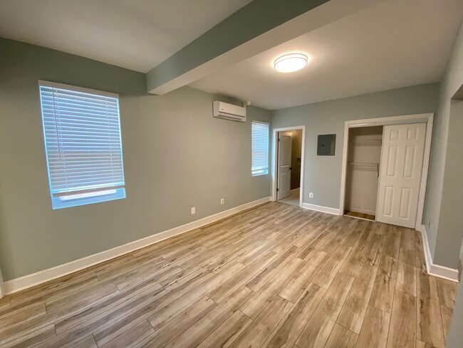 Building Photo - 301 S Conkling St