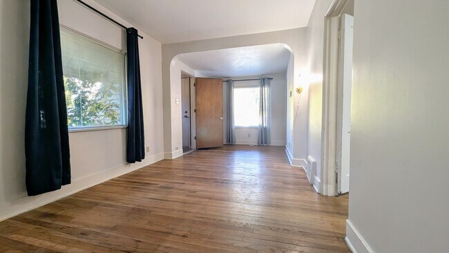 Foto del edificio - Three Bedroom Home in Kalamazoo
