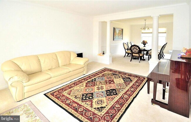 Foto del edificio - 41580 Tring Ln