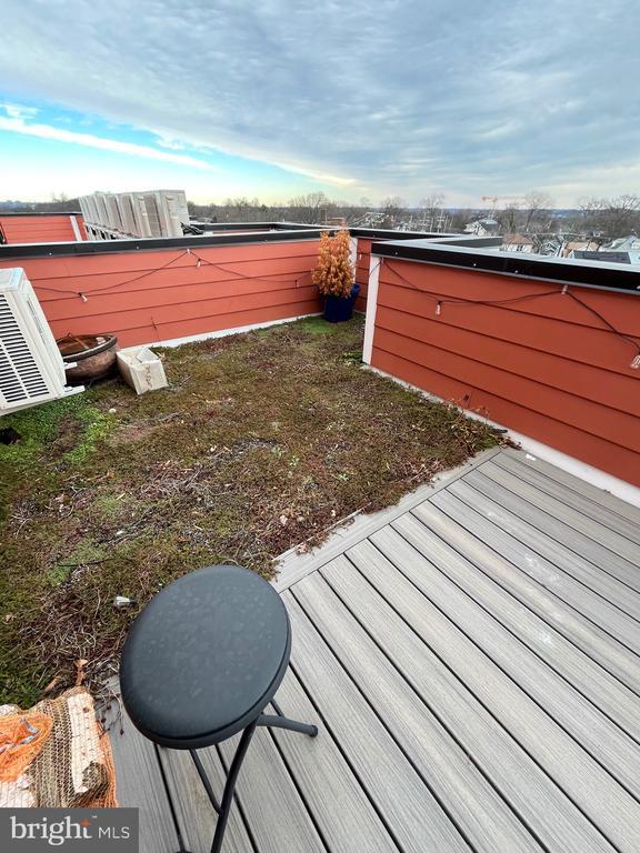 Foto del edificio - 2385 Rhode Island Ave NE