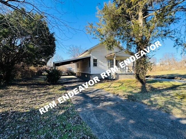 Foto del edificio - “Move-In Ready 2BR St. Louis Home with Bonus Room"