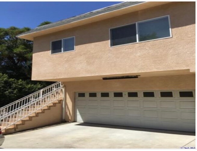 2526 Piedmont Ave Unit 2526 Piedmont, Montrose, CA 91020 Condo for