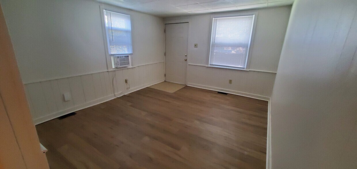 Foto principal - 303 W Reynolds St