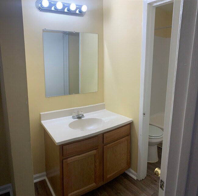 Walden Pointe Apartments 4168 The Place St Memphis, TN