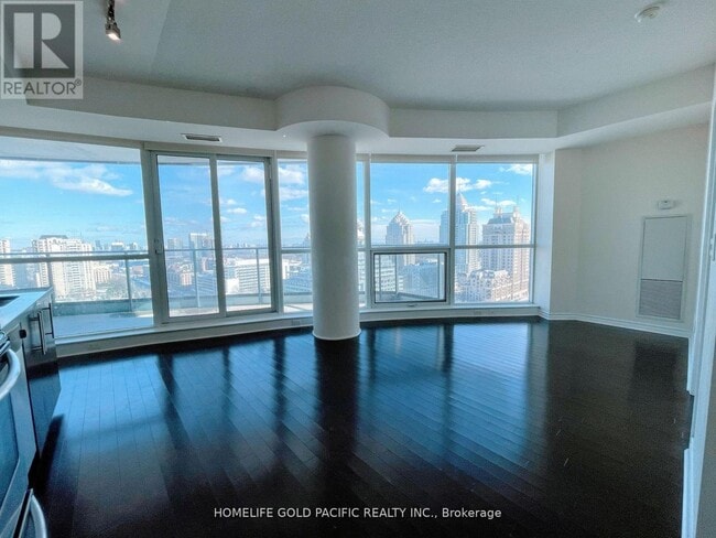 Building Photo - 2885 Bayview Ave