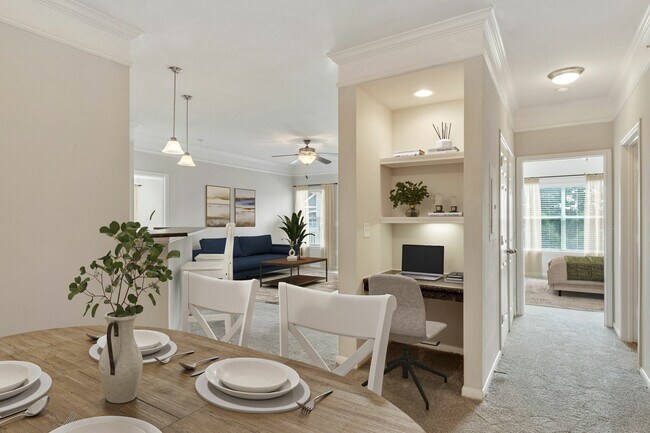 Área de escritorio incorporada - Carrington Park at Huffmeister Apartments