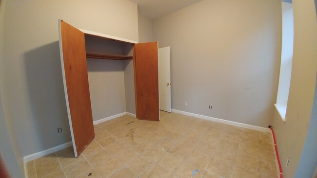 Building Photo - 275 56th St