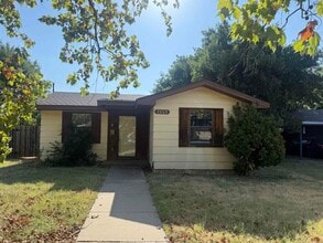 Building Photo - 2805 Lavell Ave