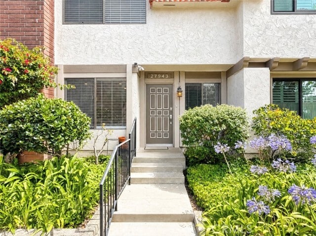 Building Photo - 27943 Ridgebrook Ct