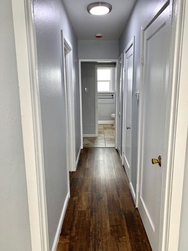 Photo - 1537 Truman St Apartment