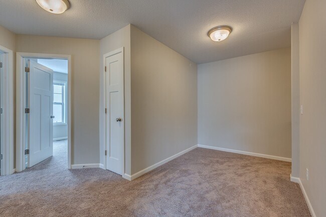 Foto del edificio - lease in Zimmerman:  3bd 2ba 2car garage townhome