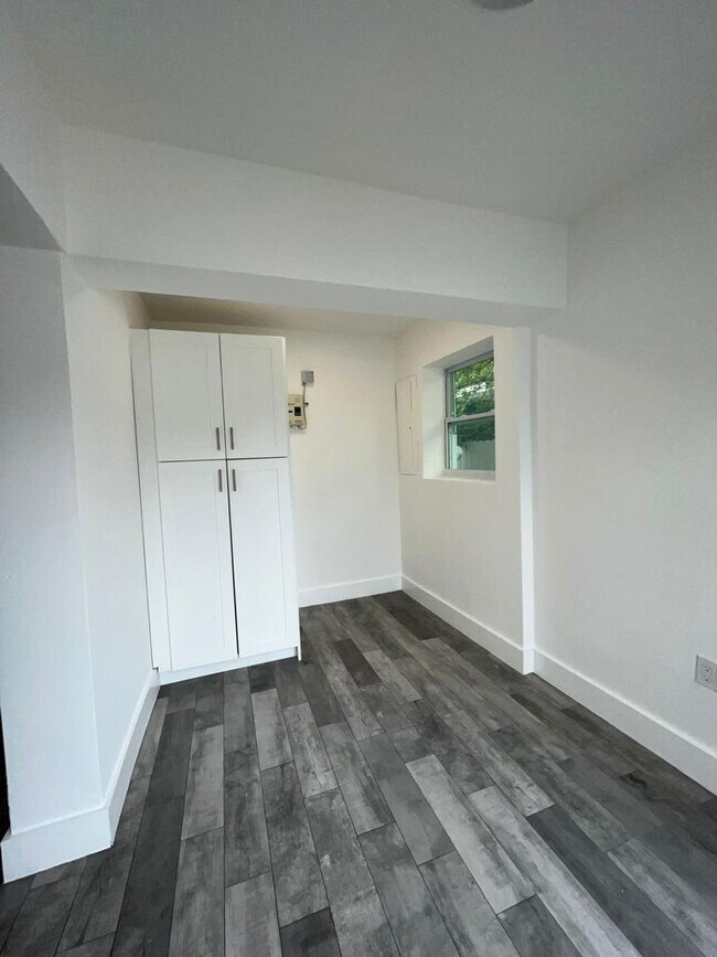 Breakfast Nook - 2910 NW 31st St