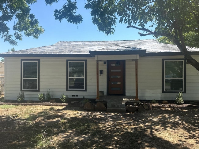 Building Photo - 506 NE 37th St