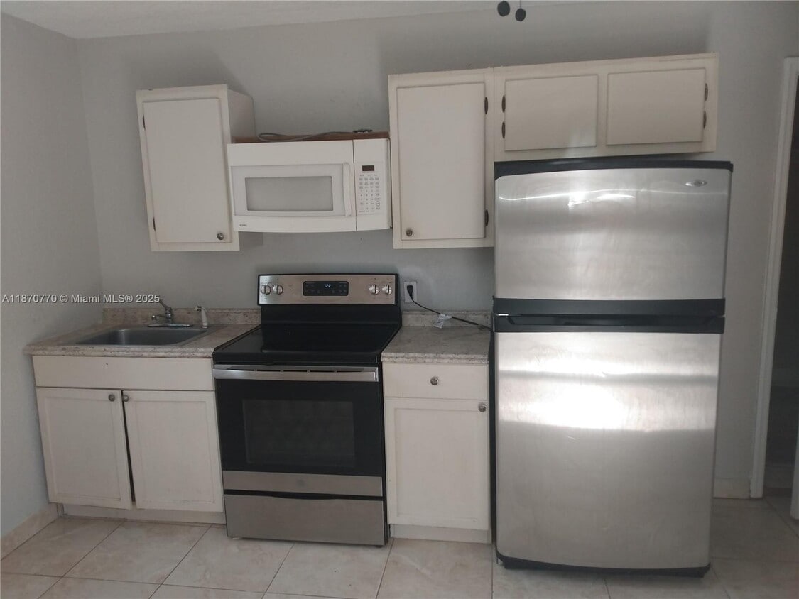 Primary Photo - 980 NW 109th St