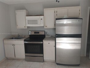 Building Photo - 980 NW 109th St