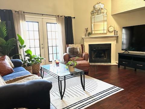 Living room - 5238 Village Way