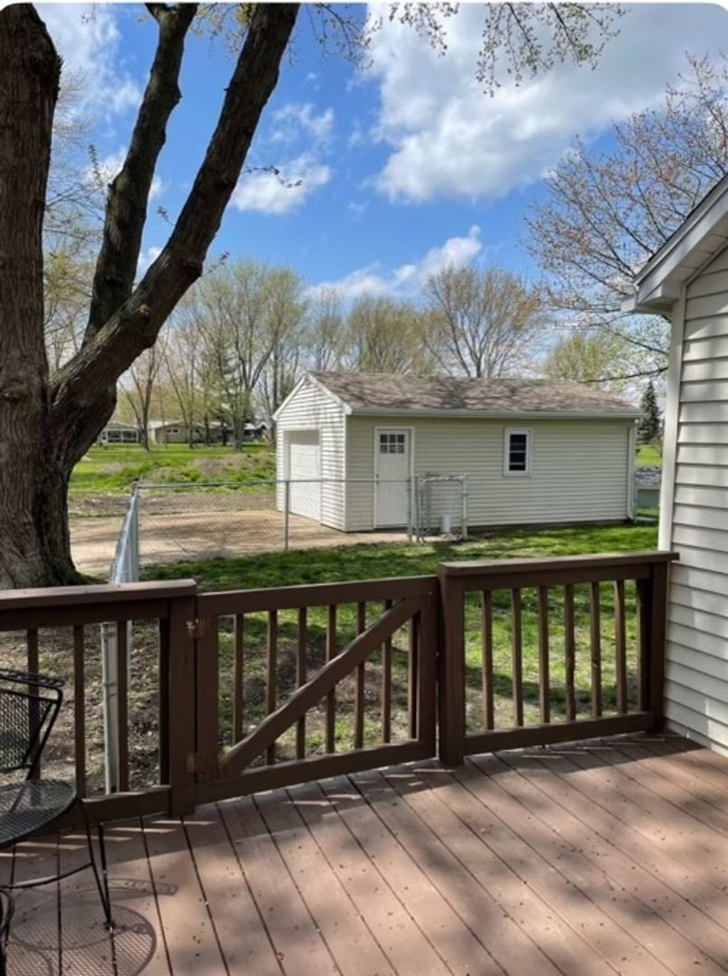 1016 Ottawa Dr Port Clinton, OH 43452 – photo 4