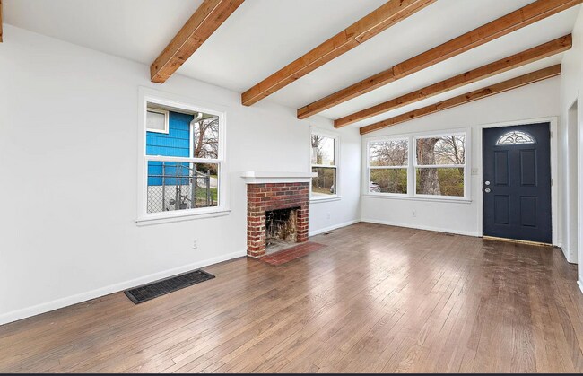 Building Photo - 6455 Chestnut Ave