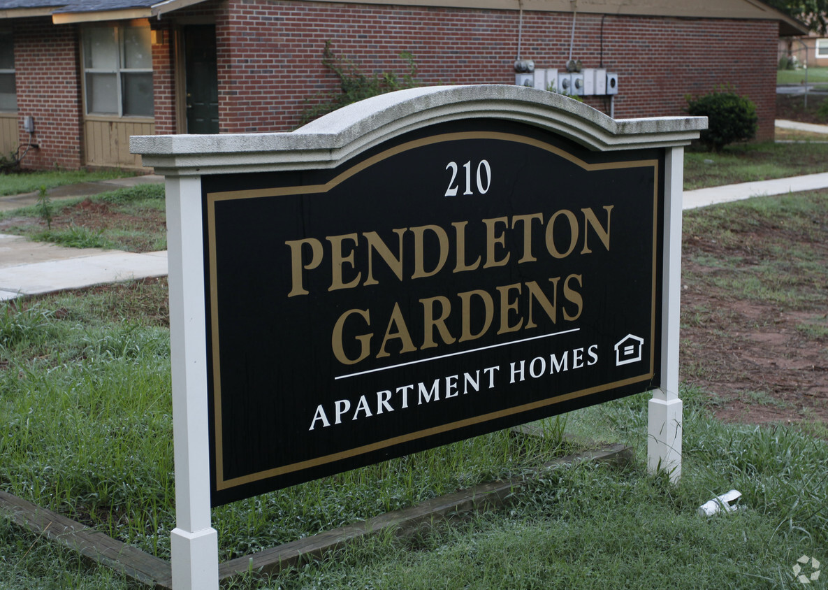 Foto del edificio - Pendleton Gardens