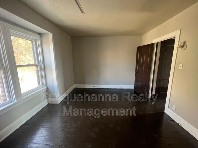 Foto del edificio - 2137 Derry St