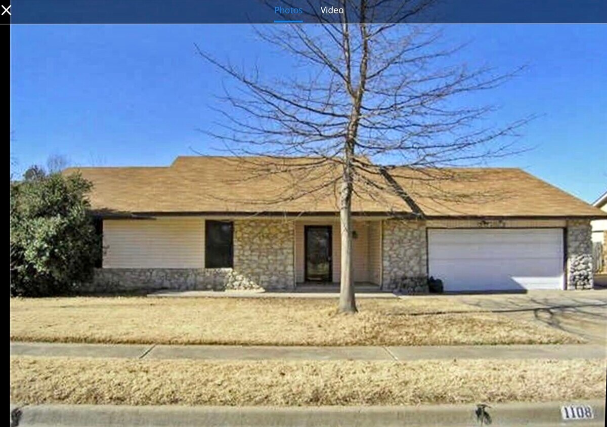 Primary Photo - 1108 S 28th St
