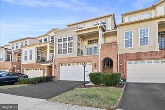 Building Photo - 43277 Tumbletree Terrace