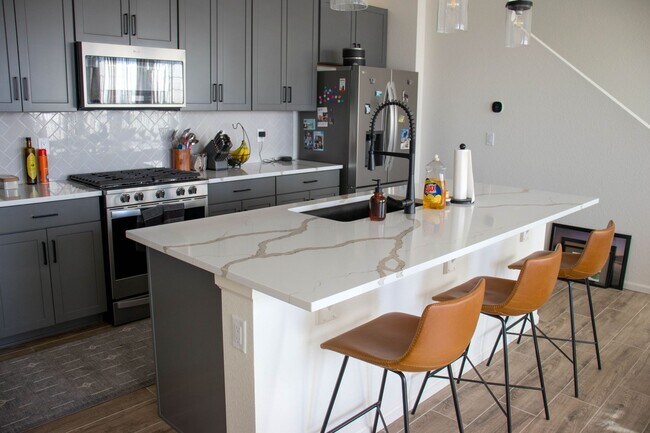 Building Photo - Modern Luxury Living: Your Upgraded Furnis...
