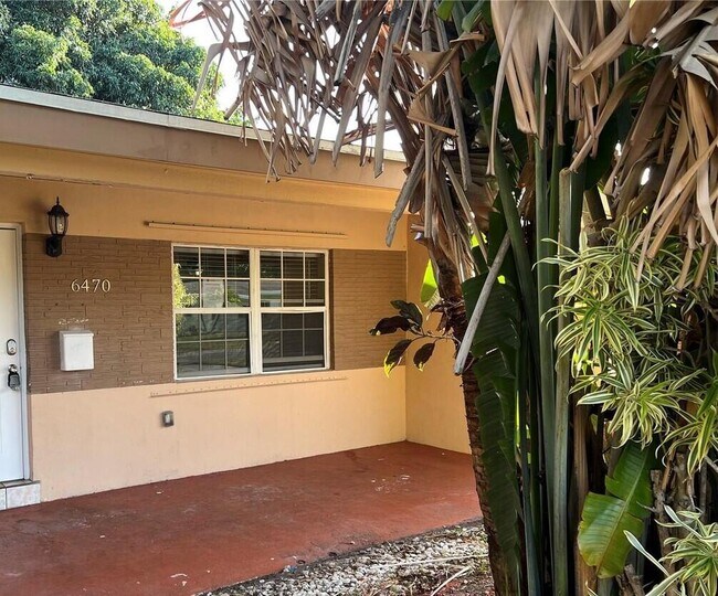 Building Photo - 6470 SW 30th St