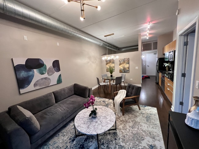 Photo - 650 W Wayman St Apartment