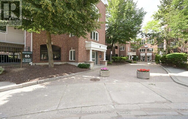 Photo du bâtiment - 65 Bristol Rd E