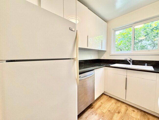 Foto del edificio - 14041 Moorpark St