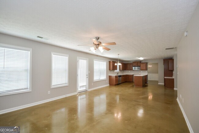 Building Photo - 125 Havenwood Ln