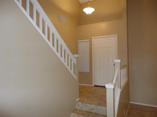 Building Photo - 382 N Hudson Place