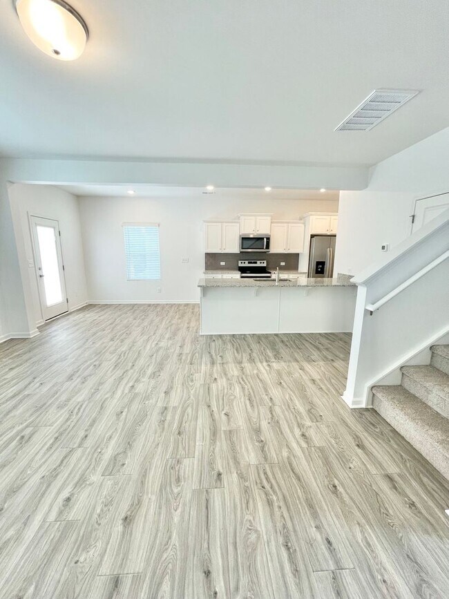 Foto del edificio - 3 br  paired home in quiet community minut...