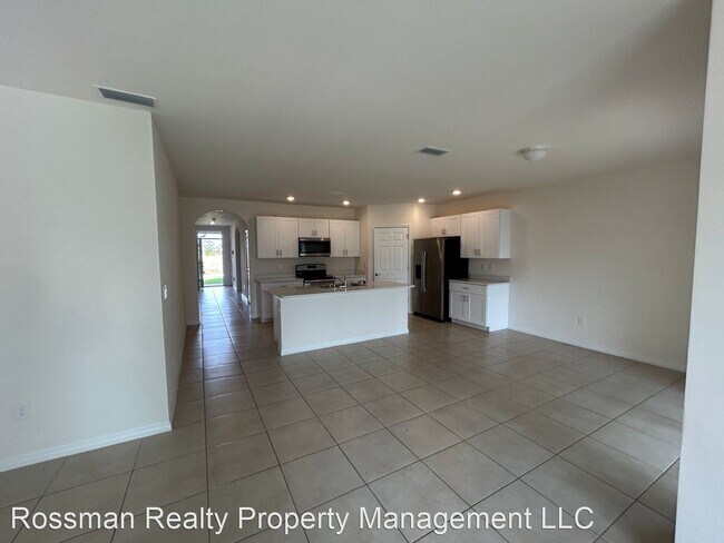 Foto del edificio - 4 br, 2 bath House - 1630 NW 11 Ter
